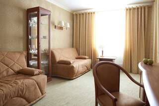 Гостиница Кристалл Дмитров Номер люкс Гармоника-4