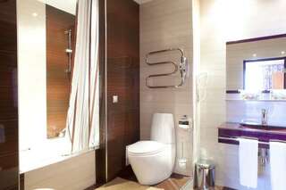 Гостиница Кристалл Дмитров Номер люкс Цветущий сад-3