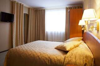 Гостиница Кристалл Дмитров Номер люкс Гармоника-1